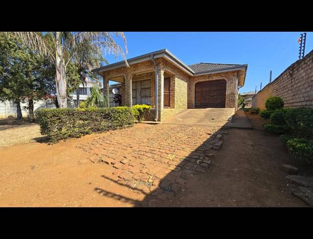 3 BEDROOM HOUSE FOR SALE IN LOUIS TRICHARDT
